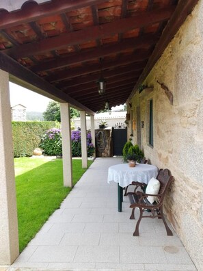 House, 3 Bedrooms, Patio, Garden View | Outdoor dining - Casa O Quinteiro Vimianzo (Boiro)