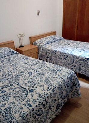 Room, 3 Bedrooms