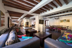 Villa, 6 Yatak Odası, Engellilere Uygun, Sigara İçilebilir | Oturma odası