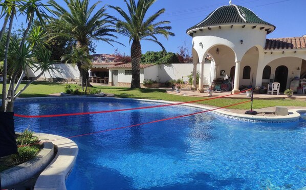 Vil·la, 5 dormitoris, fumadors, piscina privada | Exterior