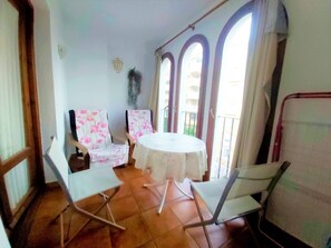 Appartement, 1 chambre, fumeurs, terrasse | Salle à manger