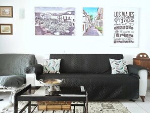 Apartment, 1 Bedroom, Accessible, Terrace | Living area