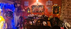 Rum - 1 sovrum - rökare - utsikt mot staden | Matsal
