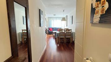 Apartamento, 1 habitación, terraza, vistas a la ciudad | Interior
