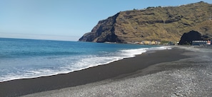 Una playa cerca