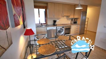 Apartament, 3 dormitoris, accessible, balcó | Cuina privada
