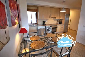 Apartment, 3 Bedrooms, Accessible, Balcony | Private kitchen