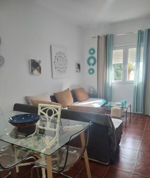 Appartamento, 1 camera da letto, accessibile ai disabili, balcone | Area soggiorno