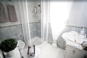 Bathroom - Apartment Very Well Located, 450 Meters From Playa del Cura With Swimming Pool (Torrevieja)