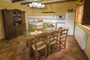 House, 4 Bedrooms, Smoking, Patio | Living area | Books - Casa Familiar Matasiete - With Swimming Pool (Laroya)
