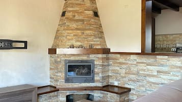 Chalet, 3 Bedrooms, Accessible, Smoking | Interior