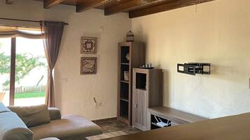 Chalet, 3 Bedrooms, Accessible, Smoking | Interior