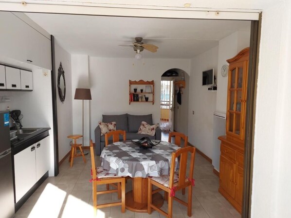 Apartment, 1 Bedroom, City View | Ruang tamu