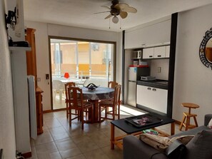 公寓, 1 間臥室, 城市景 | 用餐區