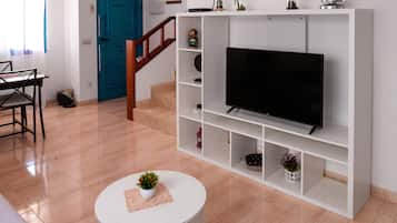 House, 2 Bedrooms, Smoking, Patio | Interior