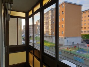 Apartment, 2 Bedrooms, Balcony, City View | Interior