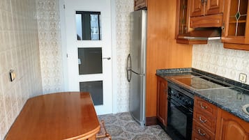 Apartment, 2 Bedrooms, Balcony, City View | Private kitchen