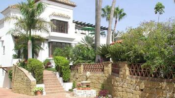 Kamer, 1 slaapkamer, roken, privézwembad | Exterieur