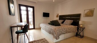 Room in B&B - Beautiful La Perla Miguel 2