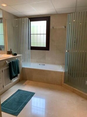 Room, 1 Bedroom, Smoking, Private Pool | Bathroom