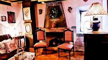 Room, 1 Bedroom, Fireplace | Interior