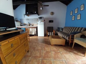 别墅, 1 间卧室, 吸烟房, 露台 | 客厅 | 书