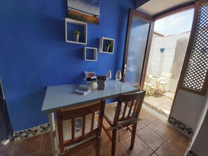House, 1 Bedroom, Smoking, Patio | Dining