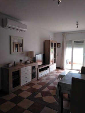 Hus, 2 soverom, røyk, terrasse | Innvendig