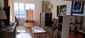 Books - Ideal Location Very Spacious Apartment (San Bartolomé de Tirajana)