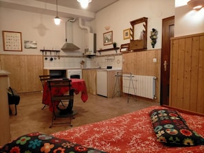 Apartment, 1 Bedroom, Smoking | Interior