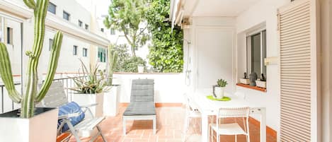 Apartamento, 1 quarto, terraço | Opções para refeição ao ar livre