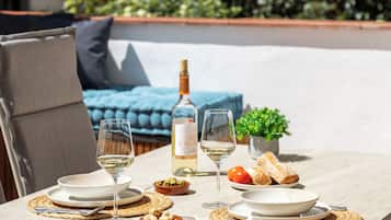 Apartment, 1 Bedroom, Terrace | Tempat makan luar