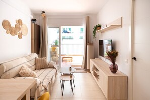 Leilighet, 1 soverom, terrasse | Oppholdsrom