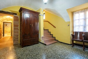 House, 4 Bedrooms, Smoking, Balcony | Interior