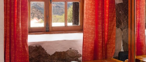 House, 2 Bedrooms, Smoking, Private Pool | Interior