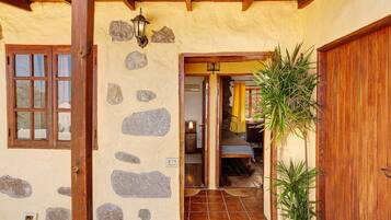 House, 2 Bedrooms, Smoking, Private Pool | Interior