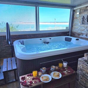 Apartment, 2 Bedrooms, Smoking, Balcony | Indoor spa tub - Oceanum Visum Spa Deluxe (Puerto Real)