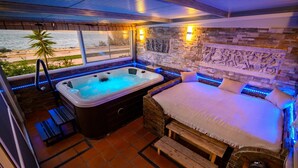 Apartment, 2 Bedrooms, Smoking, Balcony | Bathroom amenities - Oceanum Visum Spa Deluxe (Puerto Real)