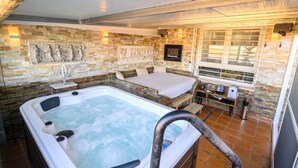 Apartment, 2 Bedrooms, Smoking, Balcony | Bathroom amenities - Oceanum Visum Spa Deluxe (Puerto Real)