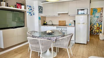 Apartamento, 2 habitaciones, terraza, vistas al mar | Cocina privada