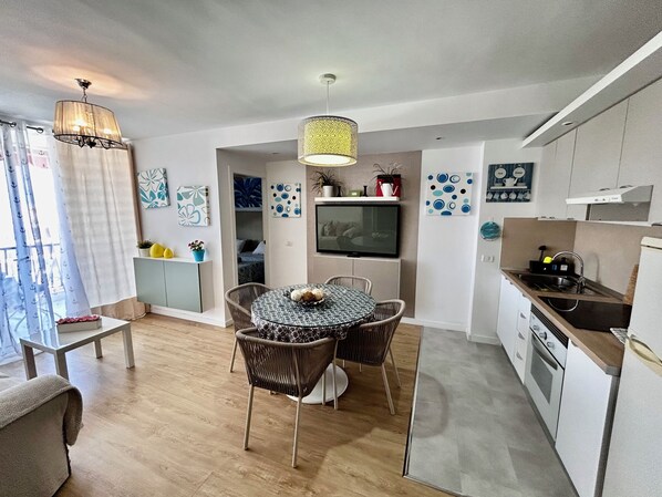 Apartamento, 2 habitaciones, terraza, vistas al mar | Cocina privada
