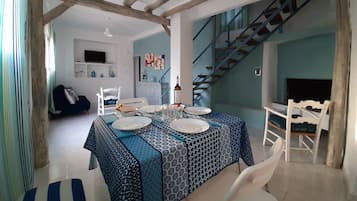Huis, 3 slaapkamers, roken, balkon | Woonkamer