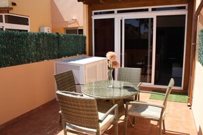 Apartemen, 3 kamar tidur | Tempat makan outdoor