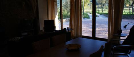 Apartment, 2 Bedrooms, Smoking, Fireplace | Interior