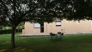 Apartamento, 2 habitaciones, fumadores, chimenea | Restaurante al aire libre