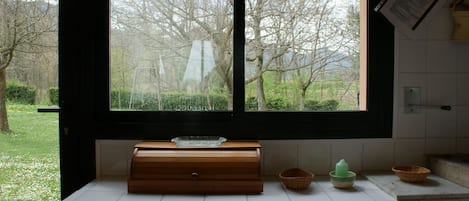 Apartment, 2 Bedrooms, Smoking, Fireplace | Interior