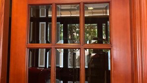 Unclassified image, 4 of 10, button - Room in Guest Room - Hostal Restaurante Seoane - Deluxe Queen Room (Oroso)