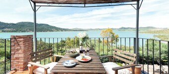 1st Floor Apartment In Old Lakeside Andalusian Farmhouse