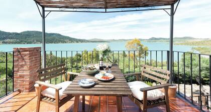 1st Floor Apartment In Old Lakeside Andalusian Farmhouse