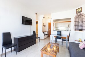 Appartement, 1 chambre, accessible aux personnes à mobilité réduite, fumeur | Salle de séjour
